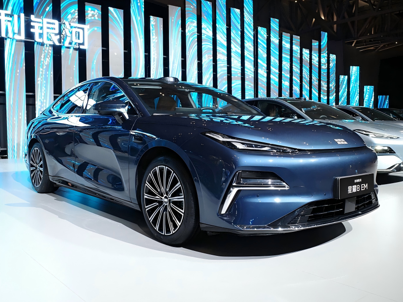 Geely Galaxy Xingyao 8 EM, iso PHEV EM-P-hybridi, käynnistyy voi